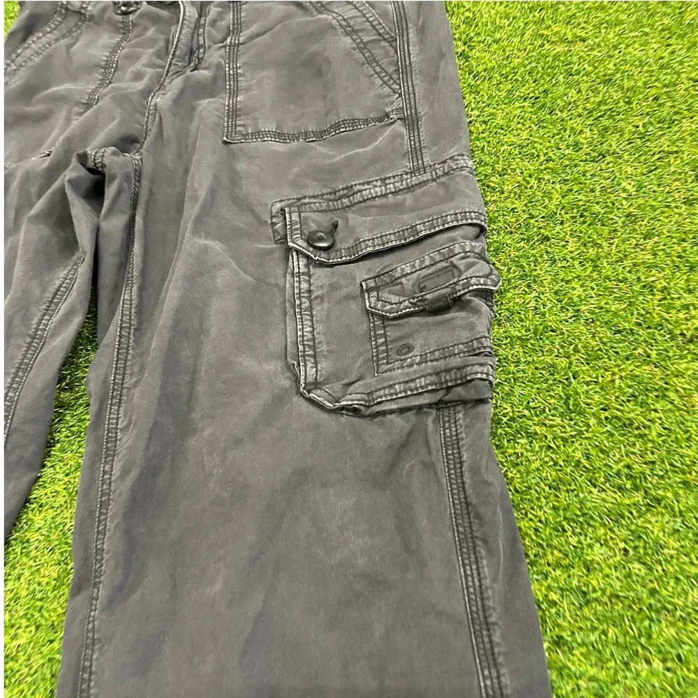 American Eagle Outfitters pocket choice